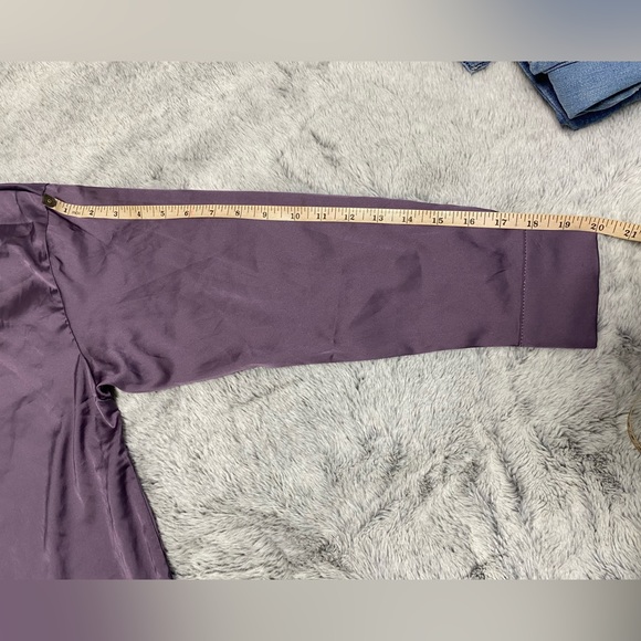 NWT Shein Basics satin shirt - size M - Picture 4 of 6